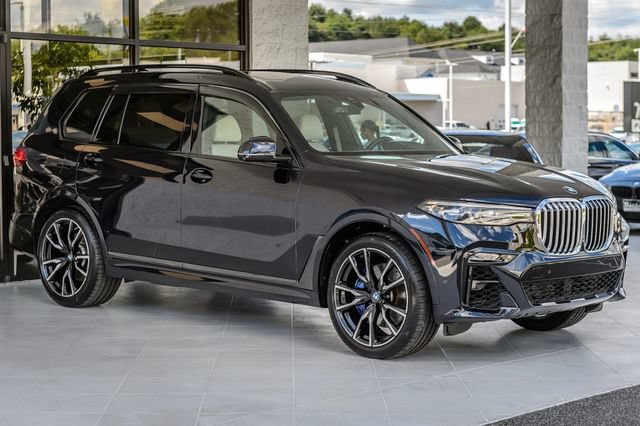 Used 2020 BMW X7 xDrive40i w/ M Sport Package AWD/4WD image 4