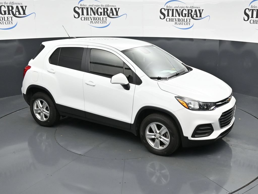 Used 2022 Chevrolet Trax LS w/ Tint and Cruise Package AWD/4WD image 18