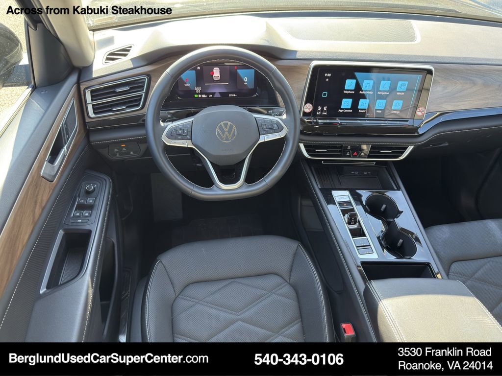 Used 2025 Volkswagen Atlas SE image 14