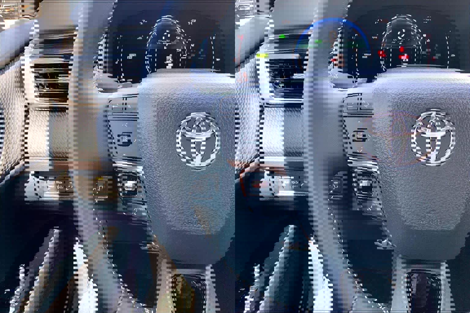 Used 2025 Toyota Camry SE w/ Convenience Package image 23