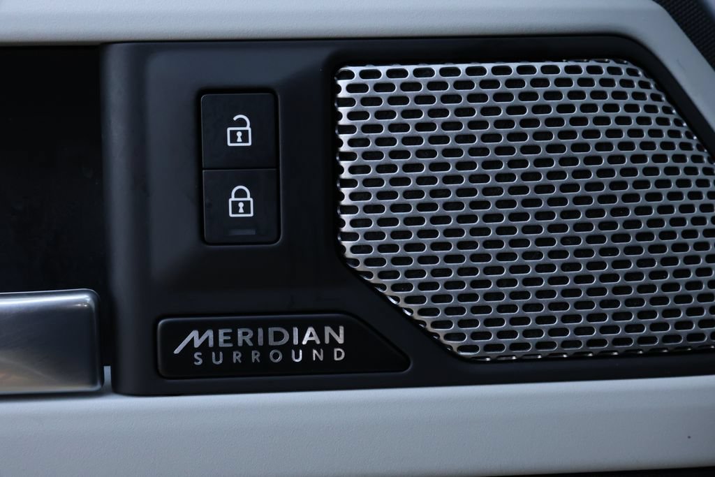 Certified 2023 Land Rover Defender 130 SE AWD/4WD image 22
