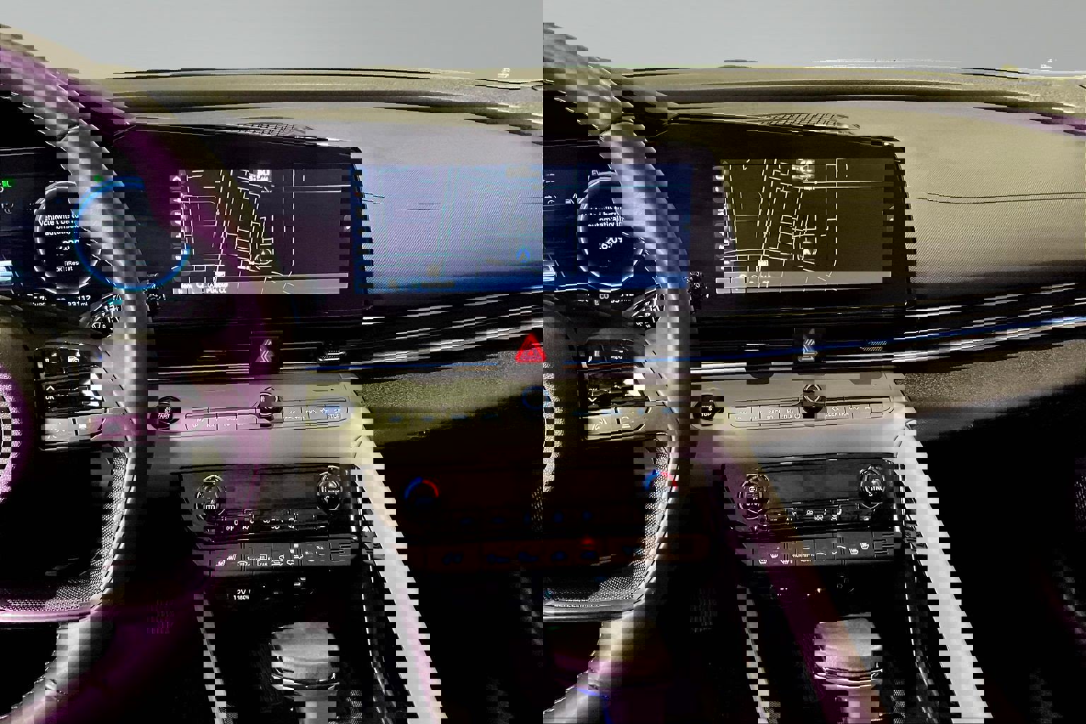 Used 2025 Hyundai Elantra Limited w/ Cargo Package image 9