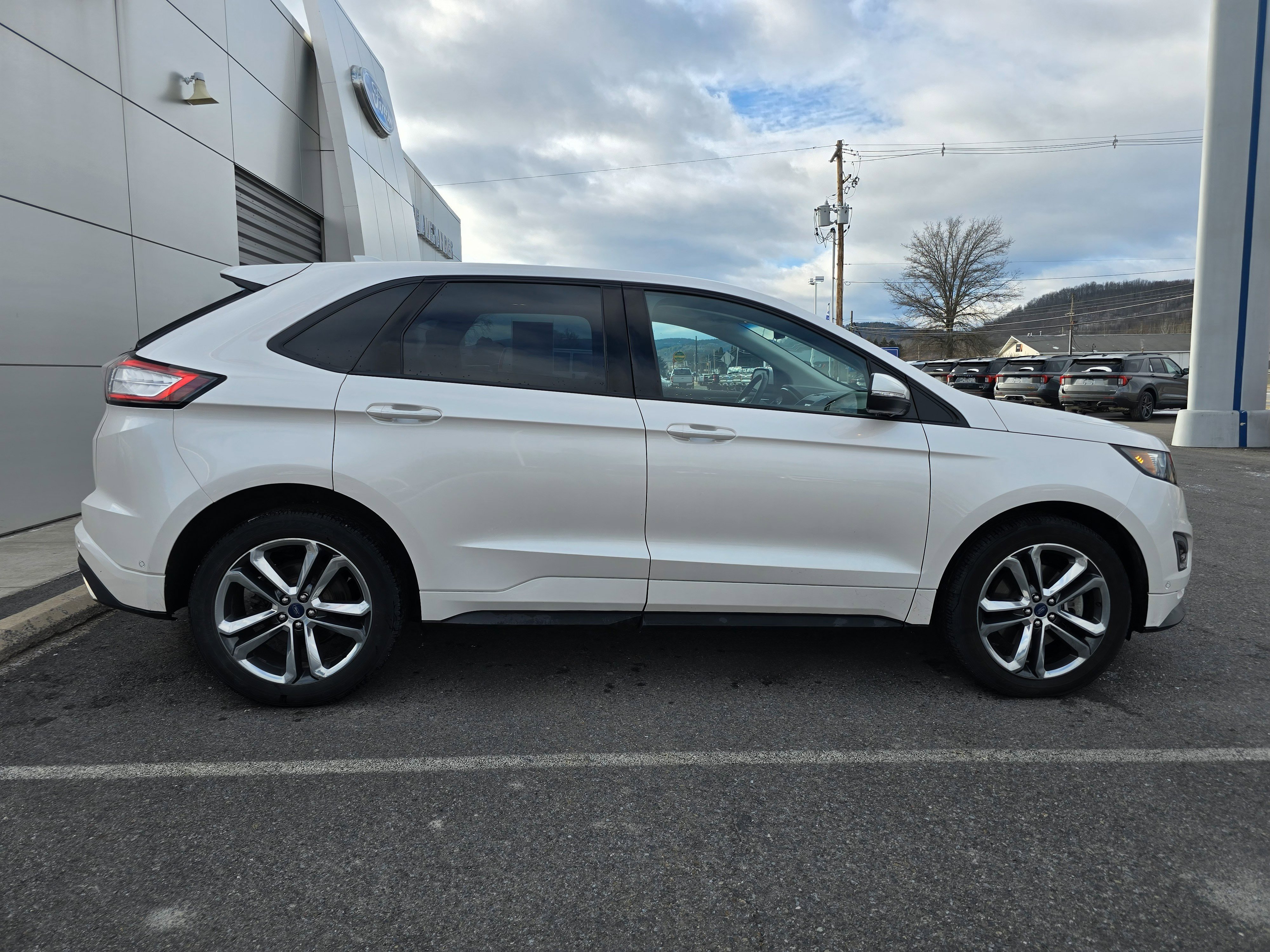 Used 2018 Ford Edge Sport w/ Equipment Group 401A image 2