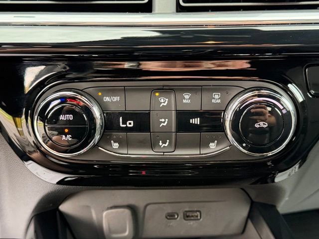 Certified 2024 Chevrolet Trax RS w/ Driver Confidence Package image 29