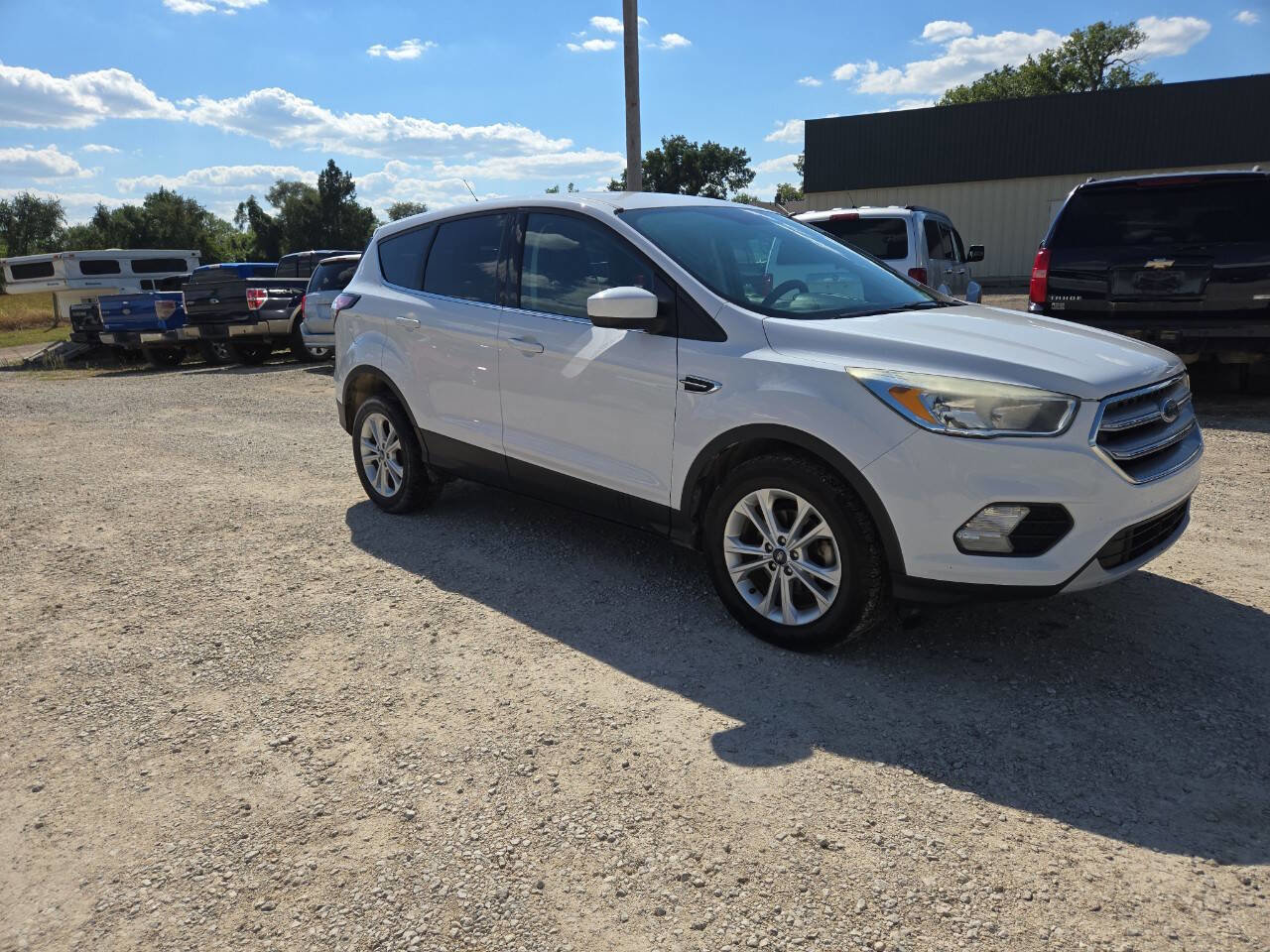 Used 2017 Ford Escape SE image 1