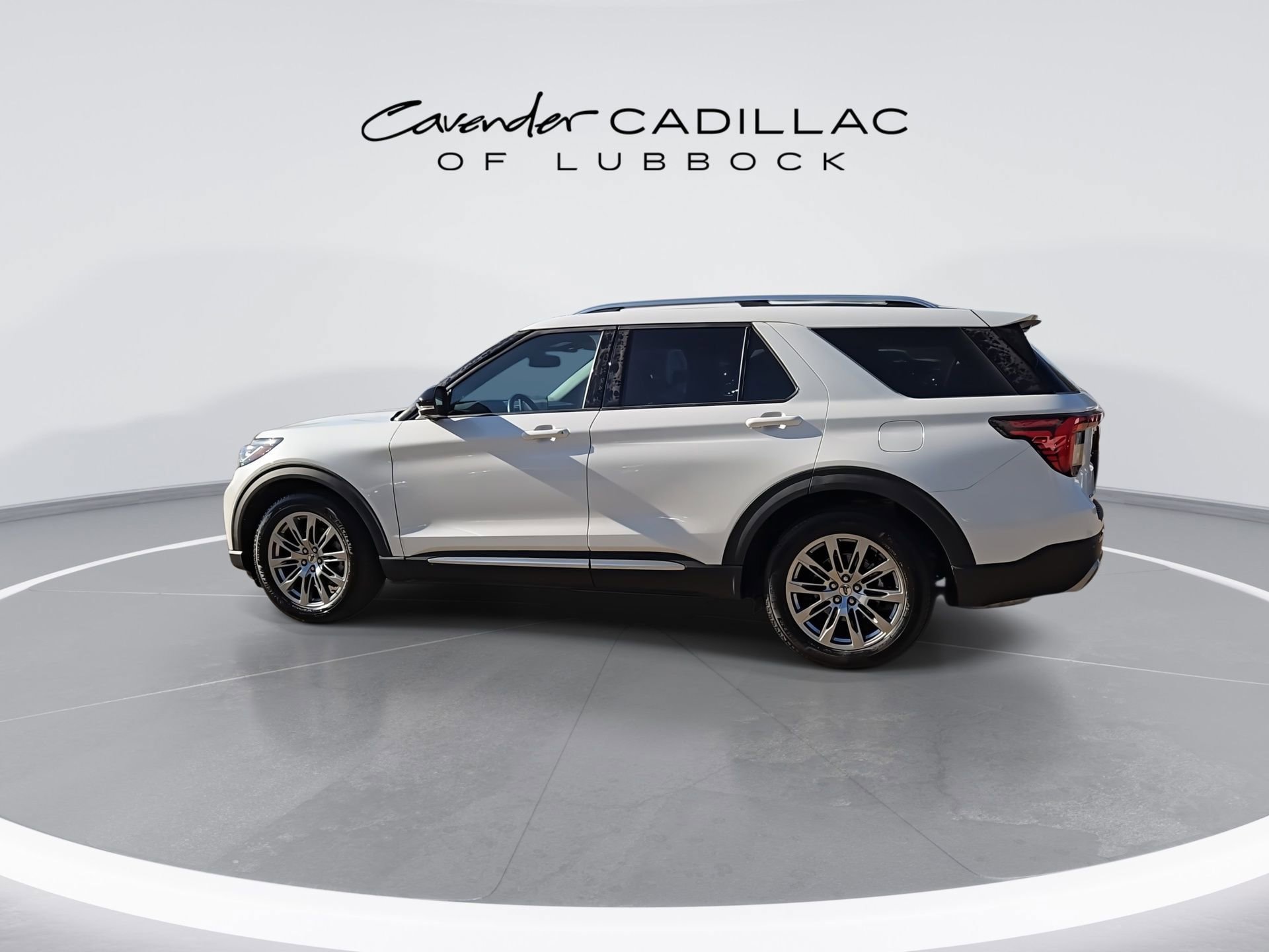 Used 2025 Ford Explorer Platinum RWD image 6