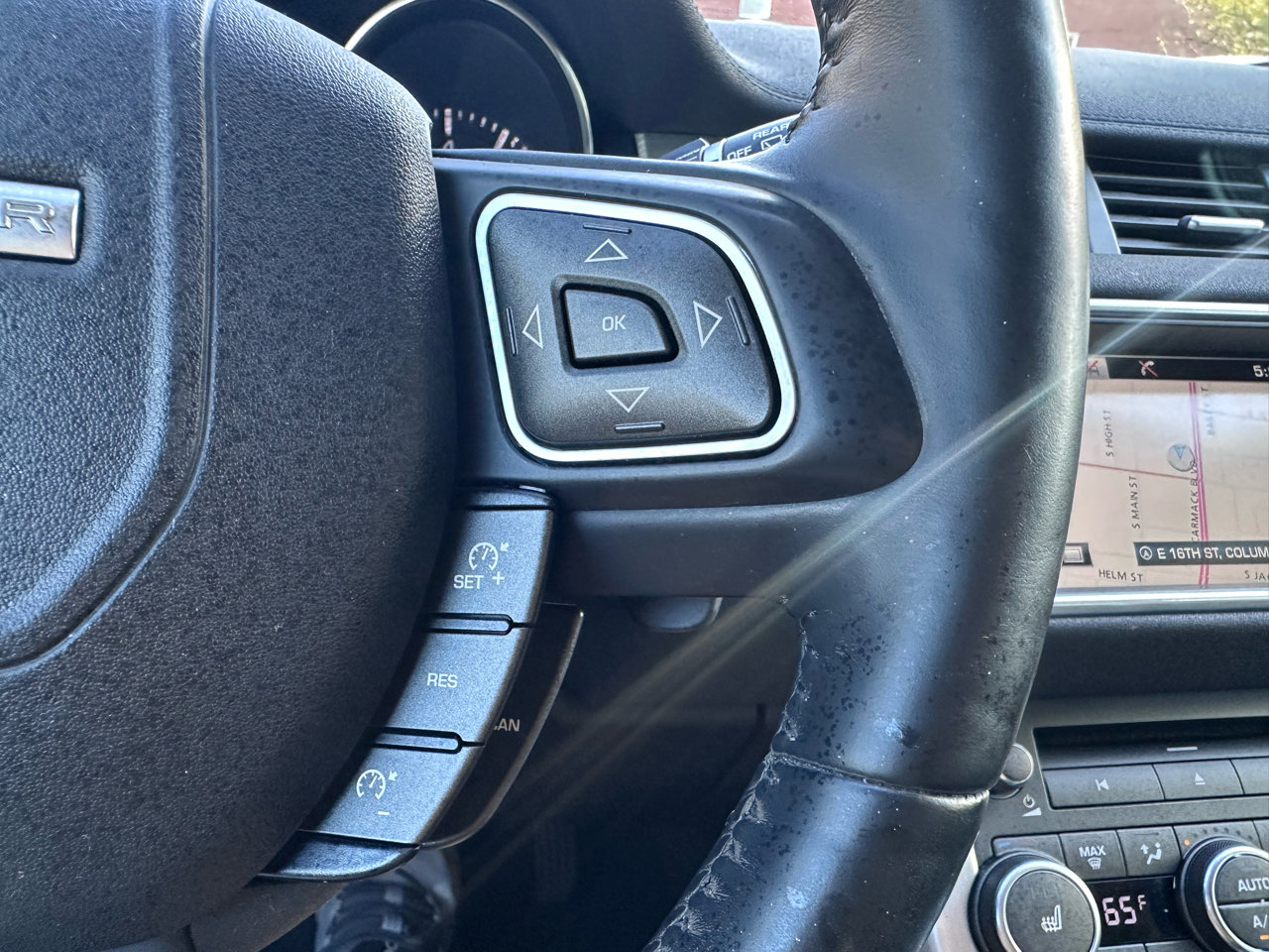 Used 2014 Land Rover Range Rover Evoque Pure Premium image 10