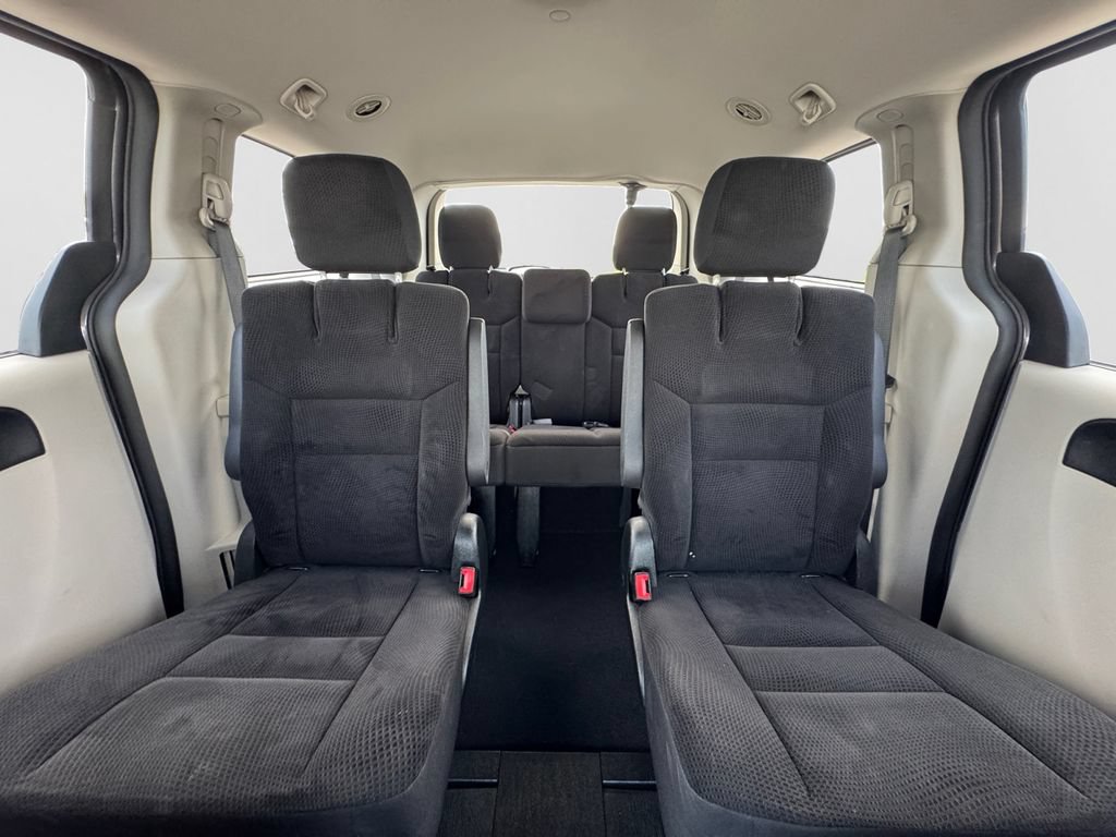 Used 2018 Dodge Grand Caravan SE w/ UConnect Hands-Free Group FWD image 16