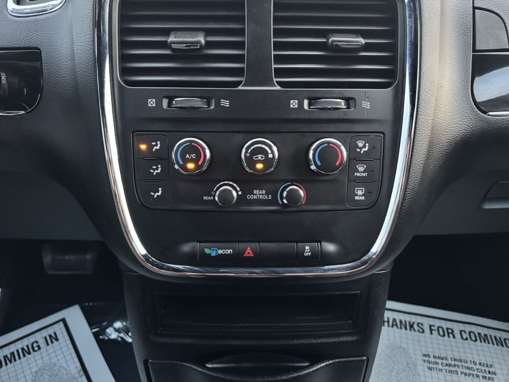 Used 2018 Dodge Grand Caravan SE image 19