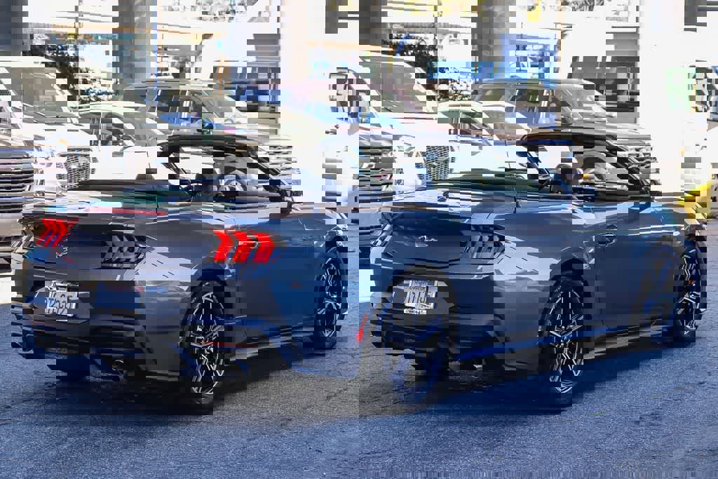 Used 2025 Ford Mustang Convertible image 10