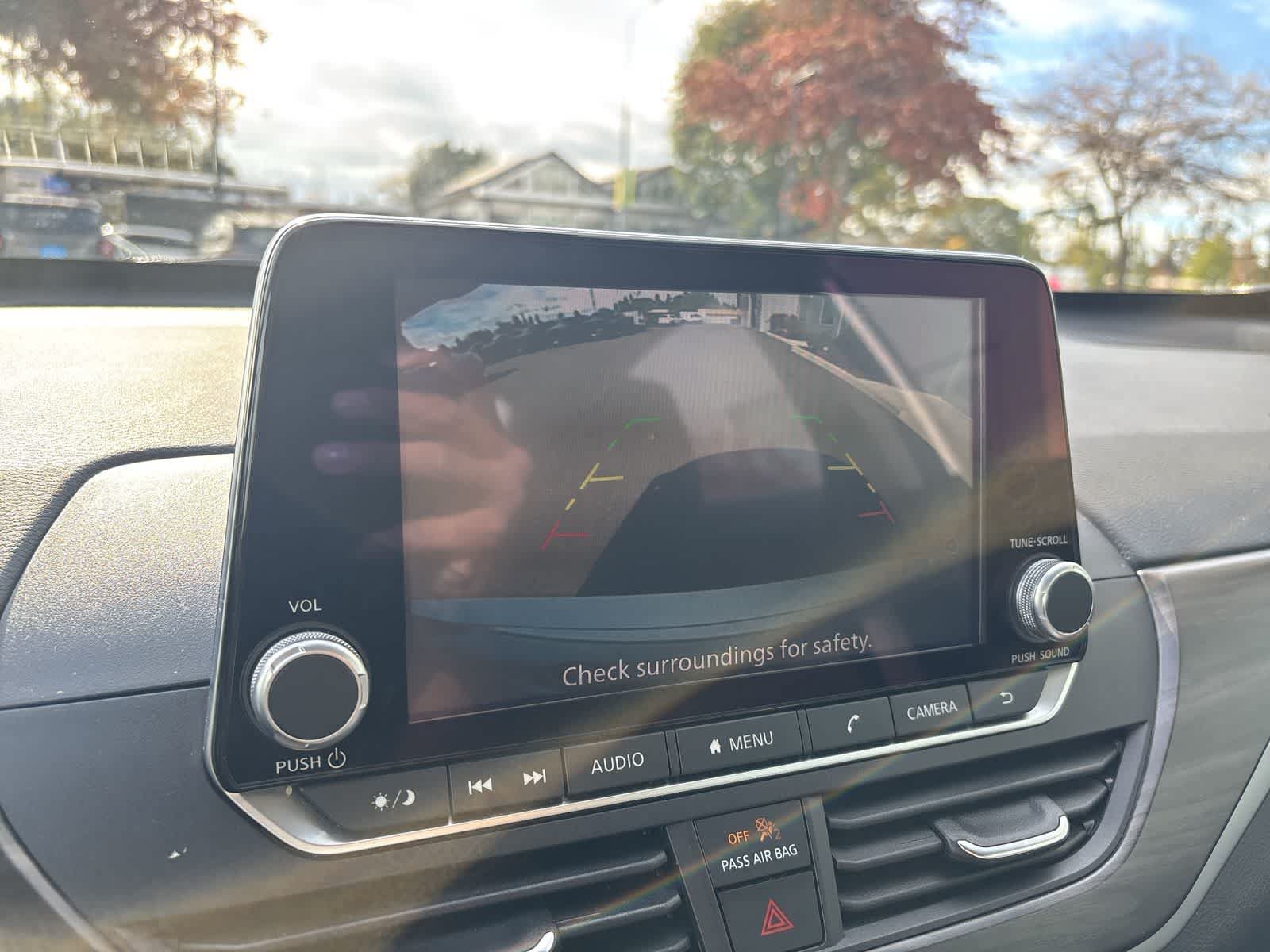 Used 2024 Nissan Altima 2.5 SV FWD image 17