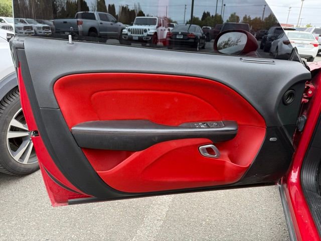 Used 2015 Dodge Challenger R/T Plus RWD image 9