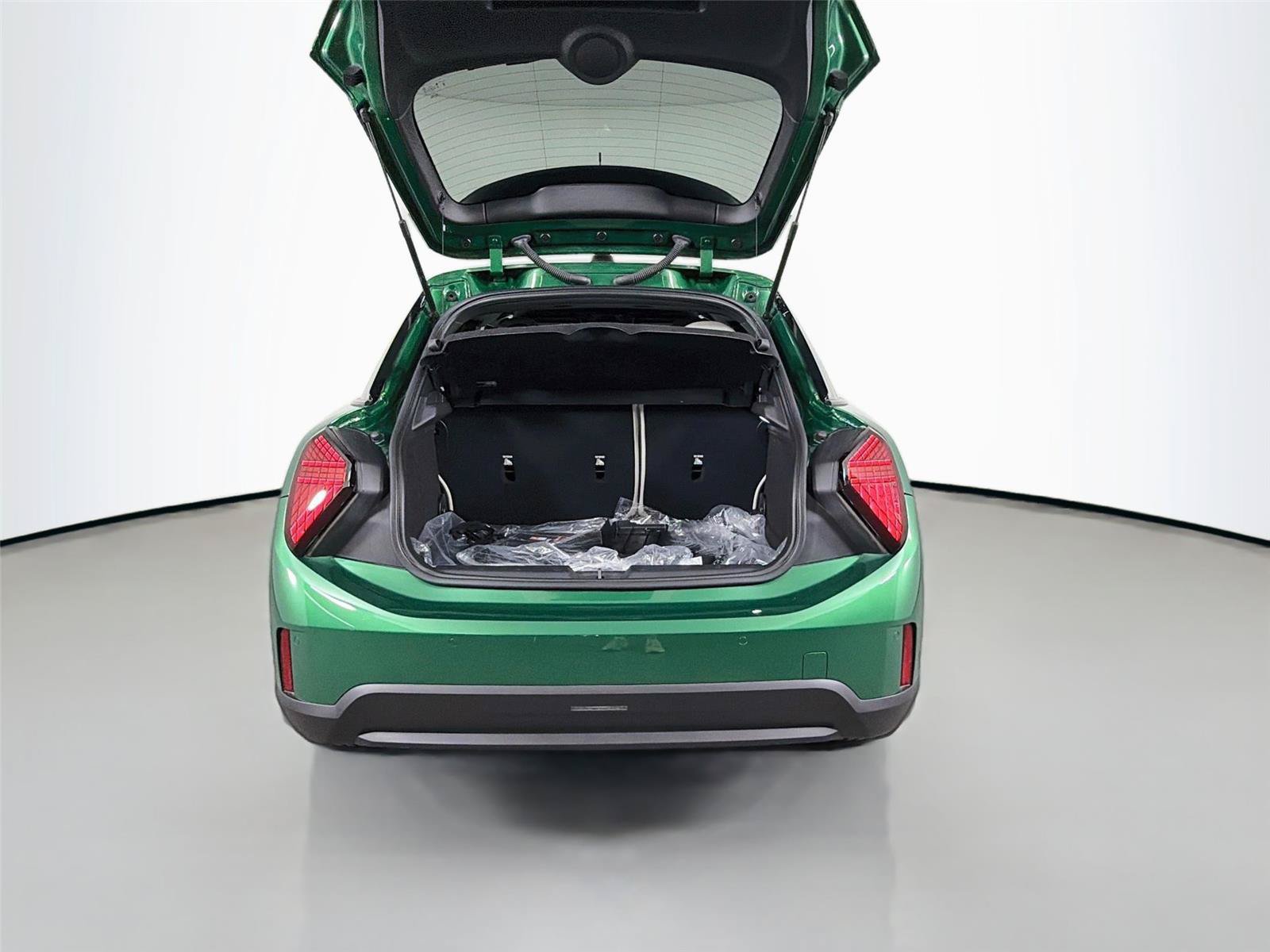 Used 2025 MINI Cooper 4-Door Hardtop FWD image 22