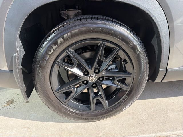 Used 2025 Toyota Grand Highlander AWD image 31