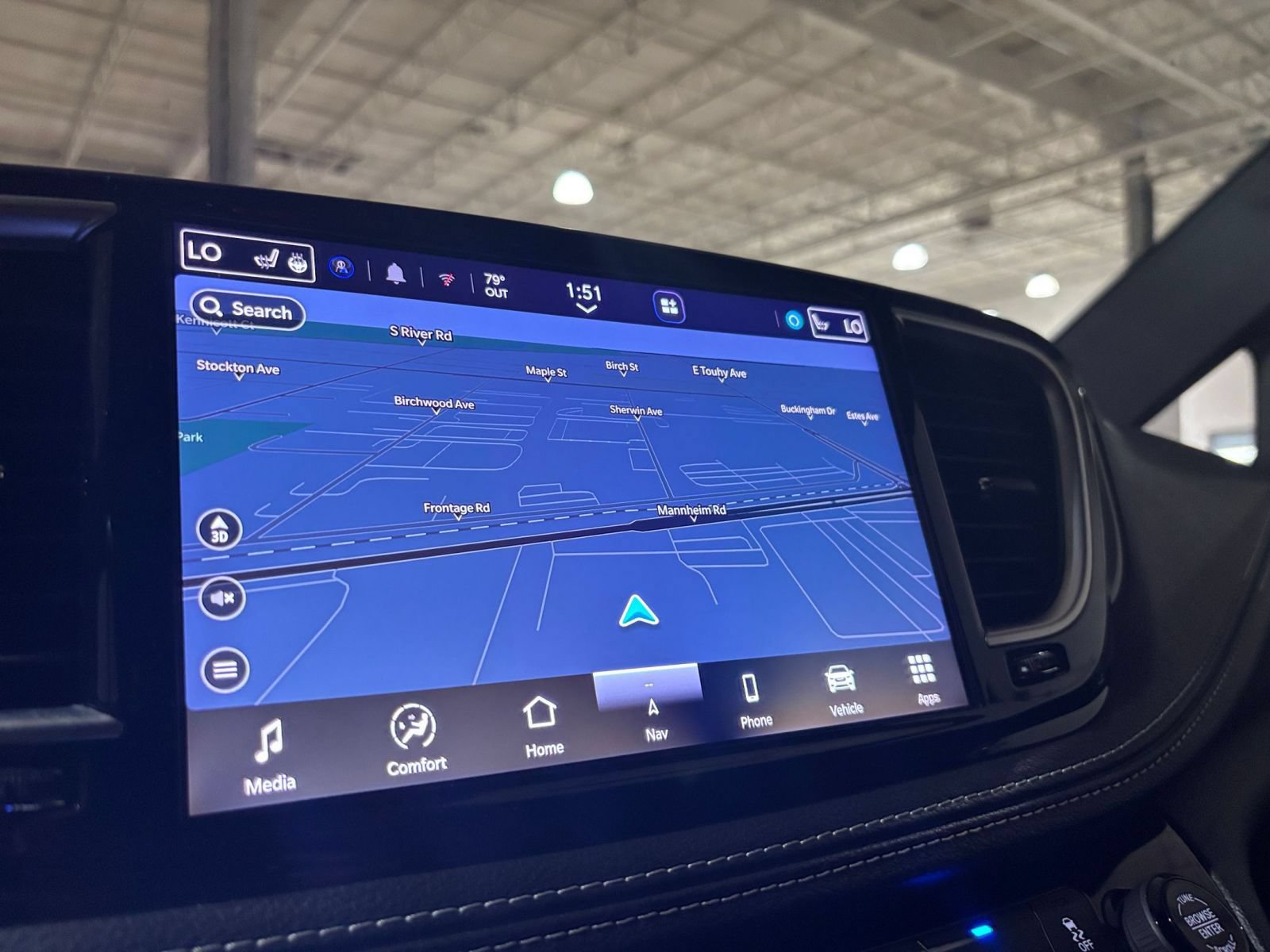 Used 2025 Chrysler Pacifica Limited FWD image 19