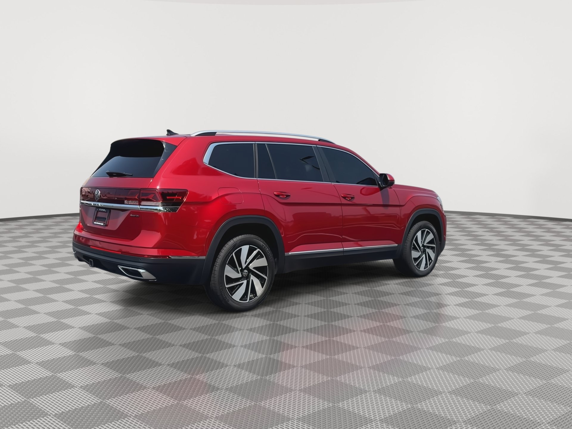 Used 2024 Volkswagen Atlas SEL AWD/4WD image 8