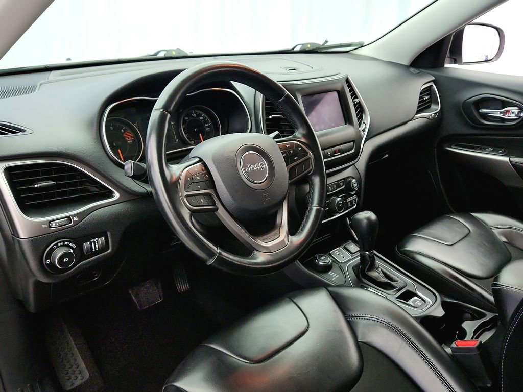 Used 2020 Jeep Cherokee Latitude Plus w/ Cold Weather Group image 10