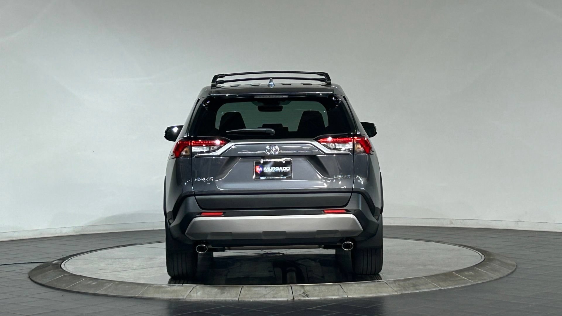 Used 2025 Toyota RAV4 Limited FWD image 8