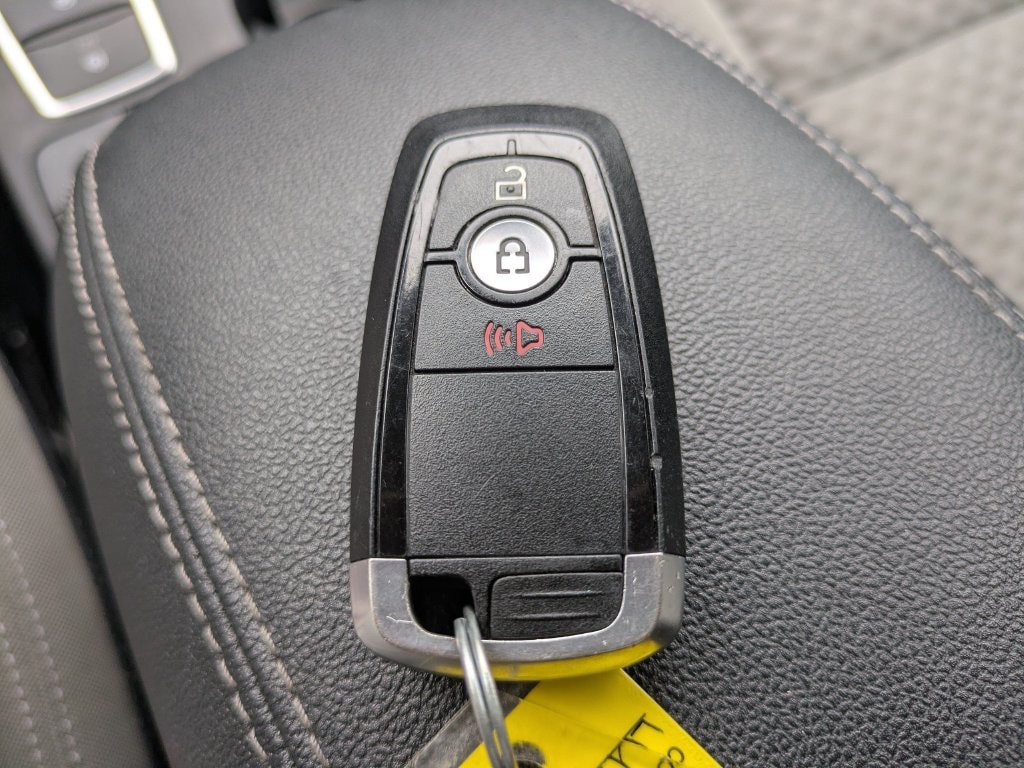 Used 2020 Ford Escape SE Sport FWD image 28