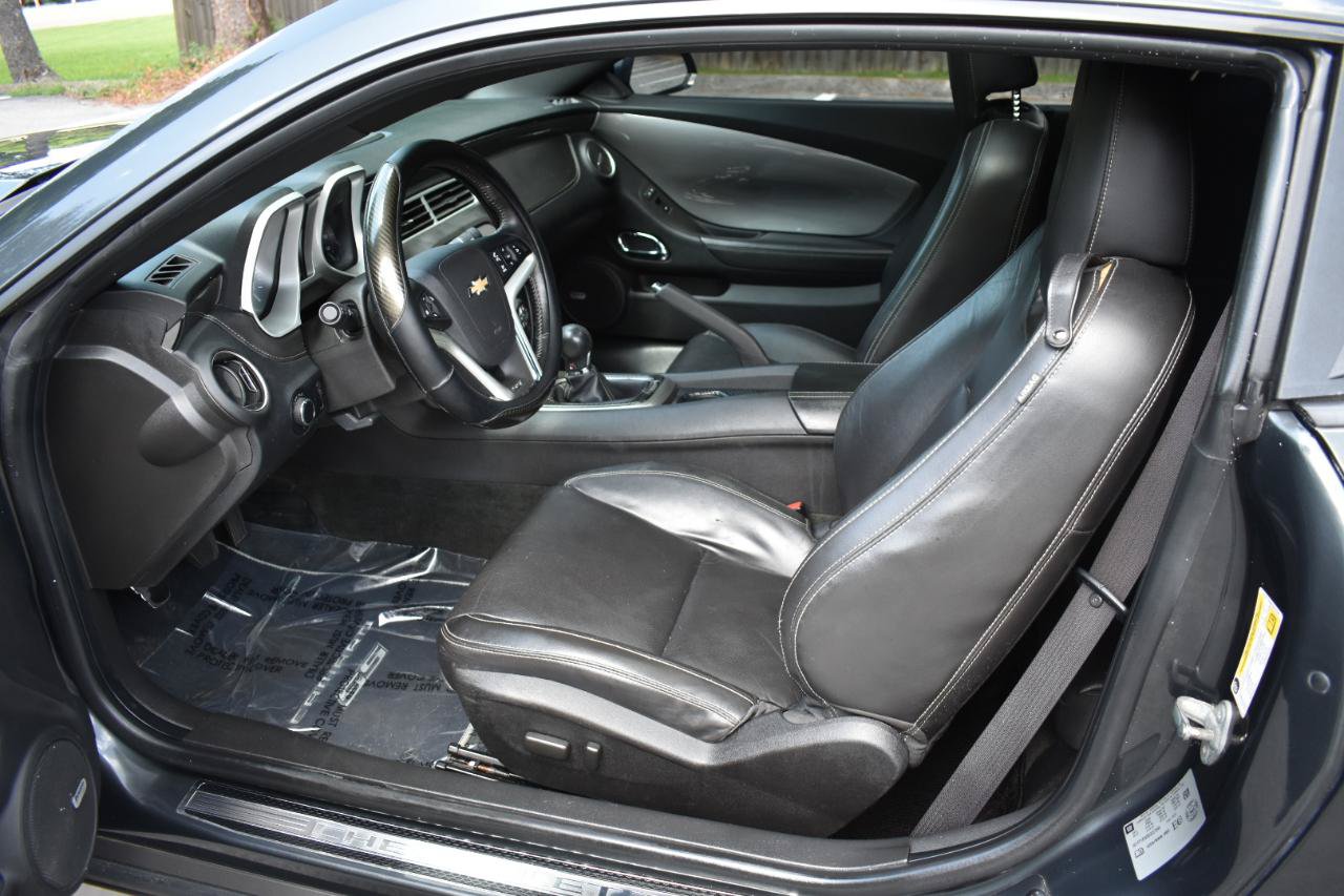 Used 2012 Chevrolet Camaro SS RWD image 12