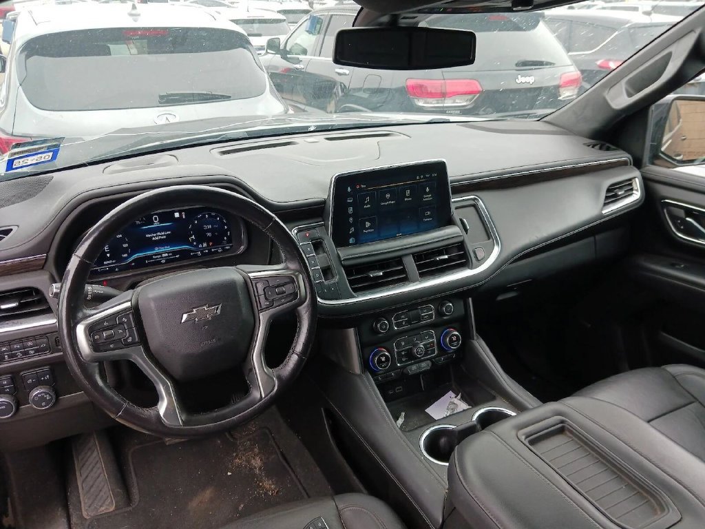 Used 2022 Chevrolet Tahoe Z71 w/ Luxury Package AWD/4WD image 7