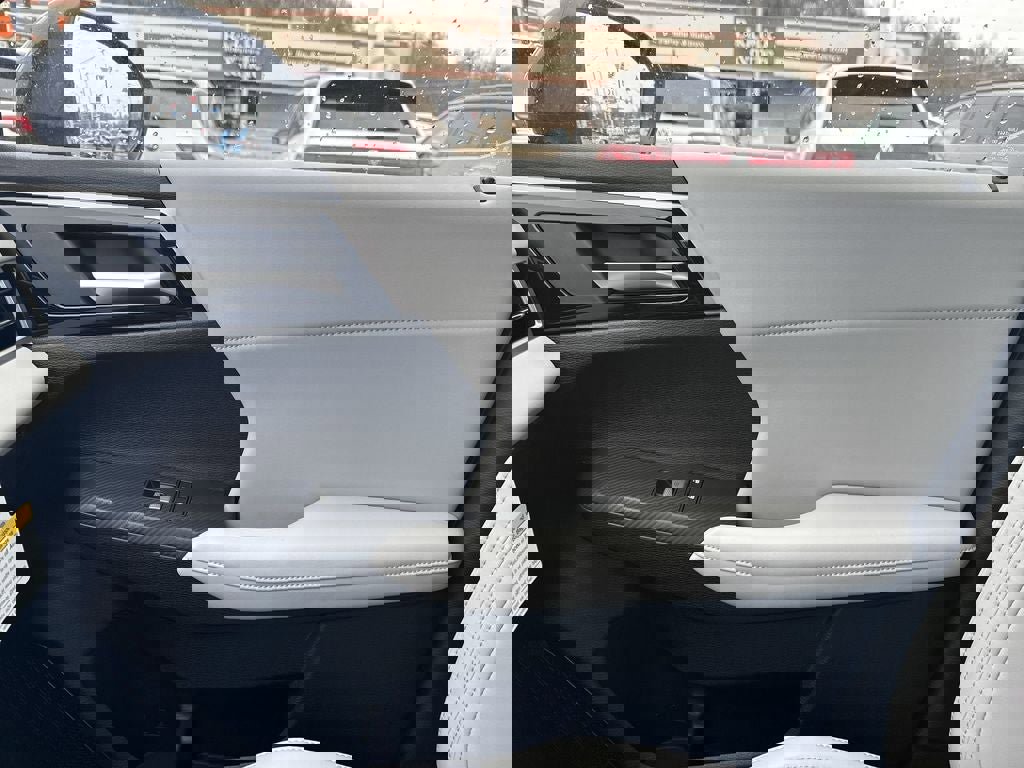 New 2025 Mitsubishi Outlander SE image 26