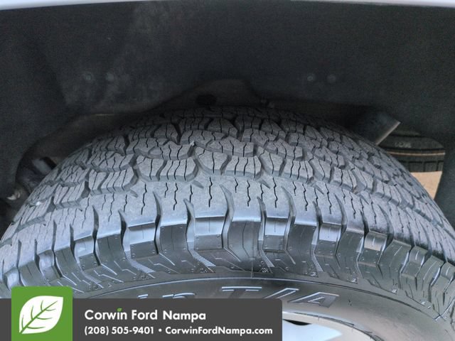 Used 2017 Chevrolet Suburban LS RWD image 32