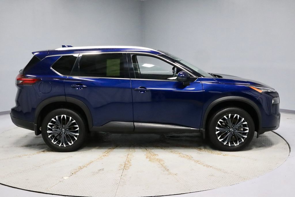 Certified 2025 Nissan Rogue SL w/ Tech Package AWD/4WD image 13
