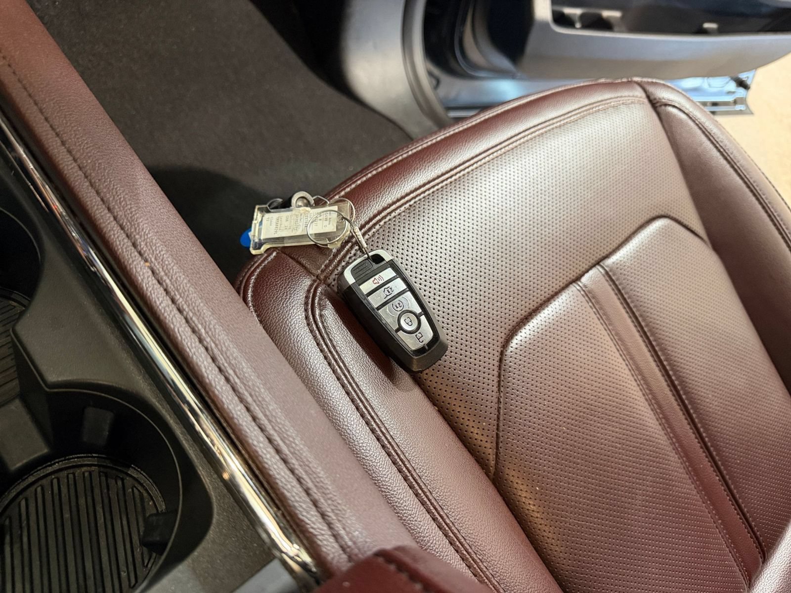 Used 2024 Ford Expedition Limited AWD/4WD image 17