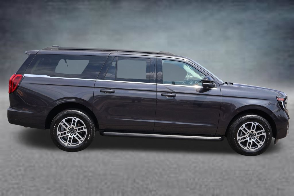 Used 2025 Ford Expedition Max Active AWD/4WD image 2