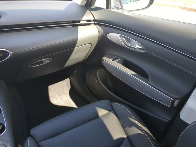 Used 2024 Genesis GV70 2.5T w/ Advanced Package image 15