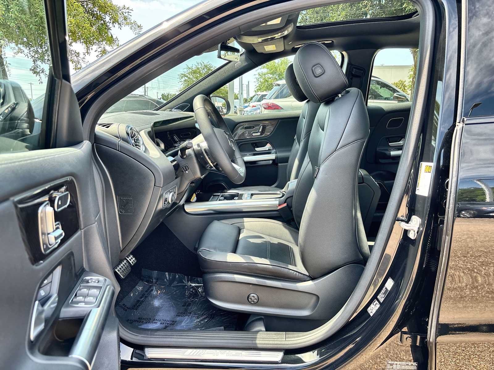 New 2026 Mercedes-Benz GLA 35 AMG 4MATIC image 2