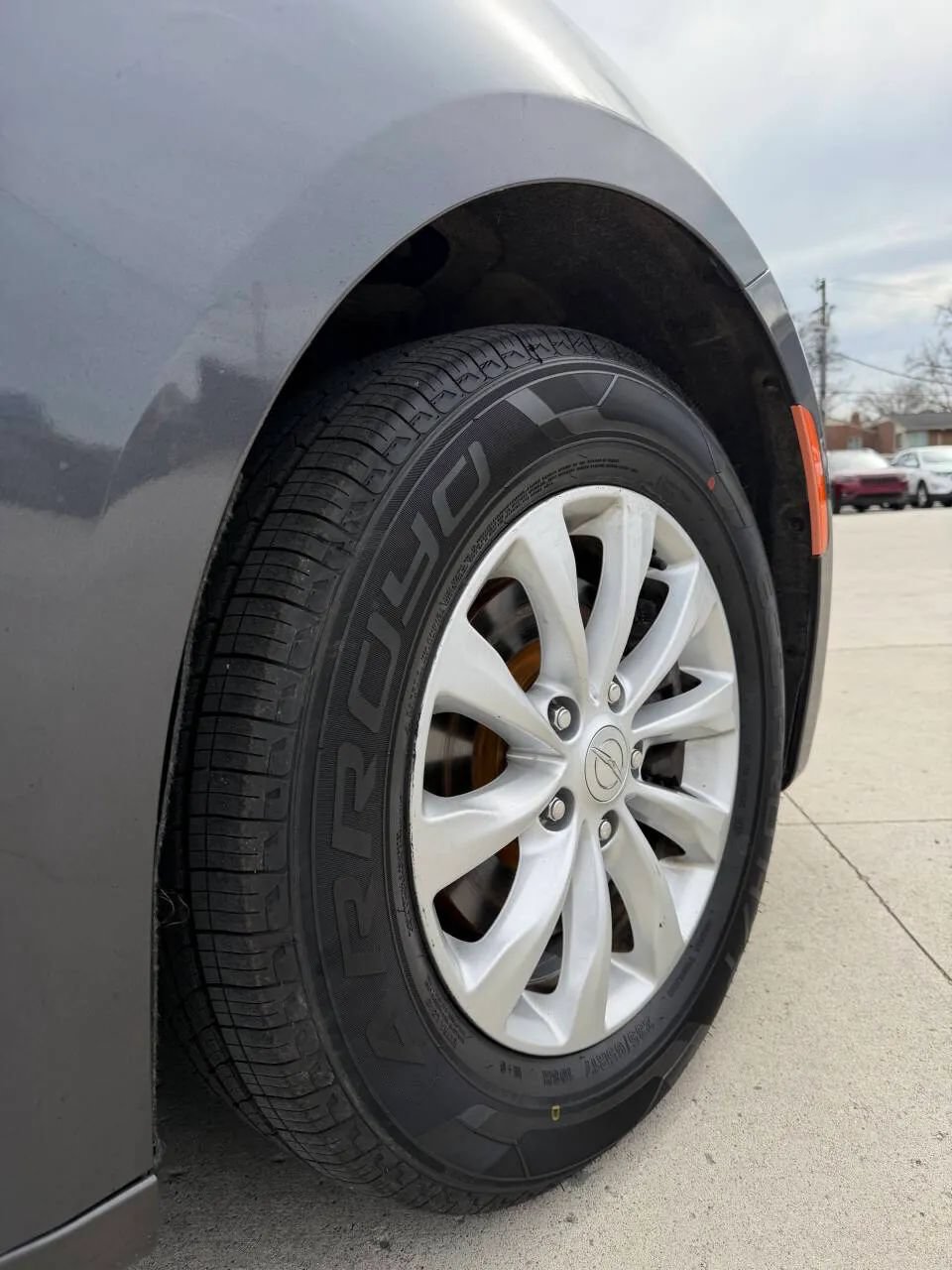 Used 2019 Chrysler Pacifica Touring-L FWD image 9