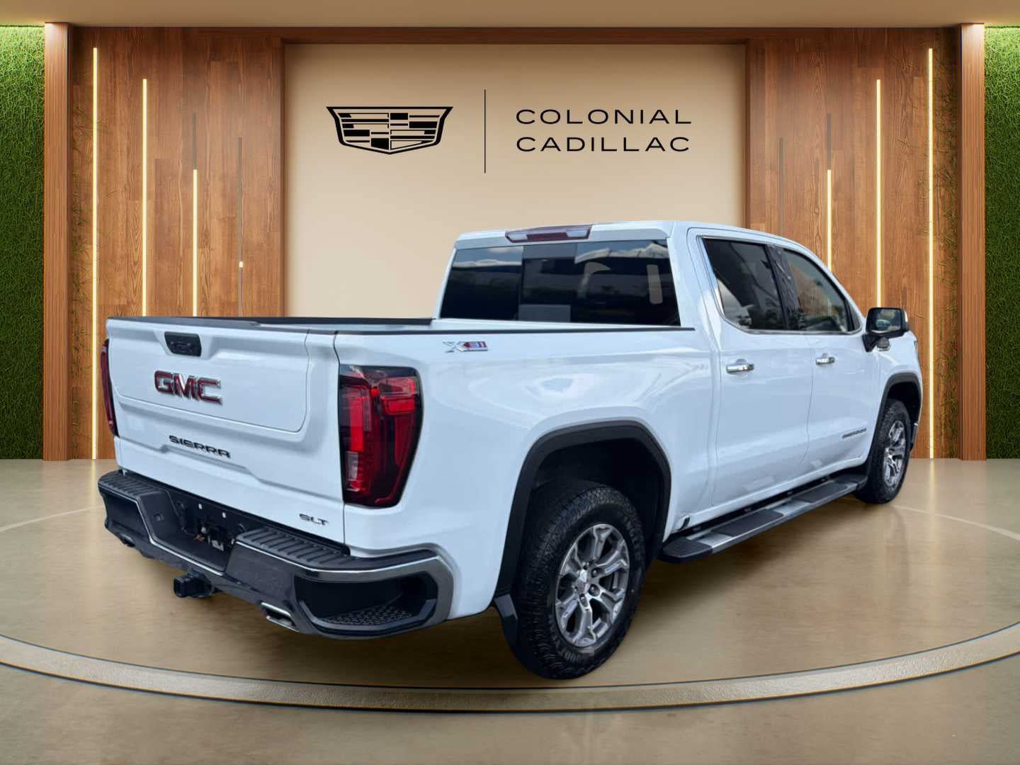 Used 2023 GMC Sierra 1500 SLT w/ SLT Convenience Package AWD/4WD image 5