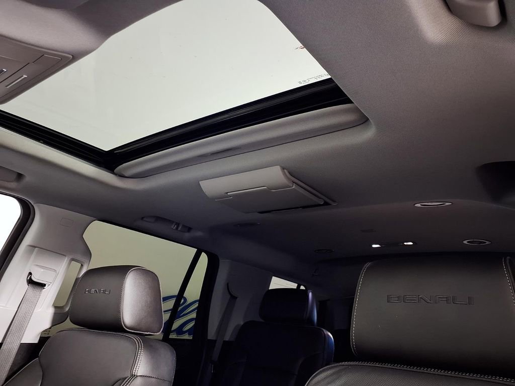 Used 2020 GMC Yukon Denali w/ Open Road Package RWD image 13