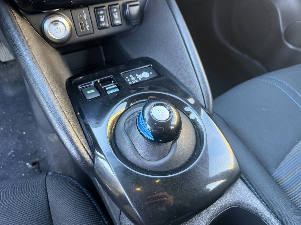 Used 2020 Nissan Leaf SV w/ SV Technology Package image 17