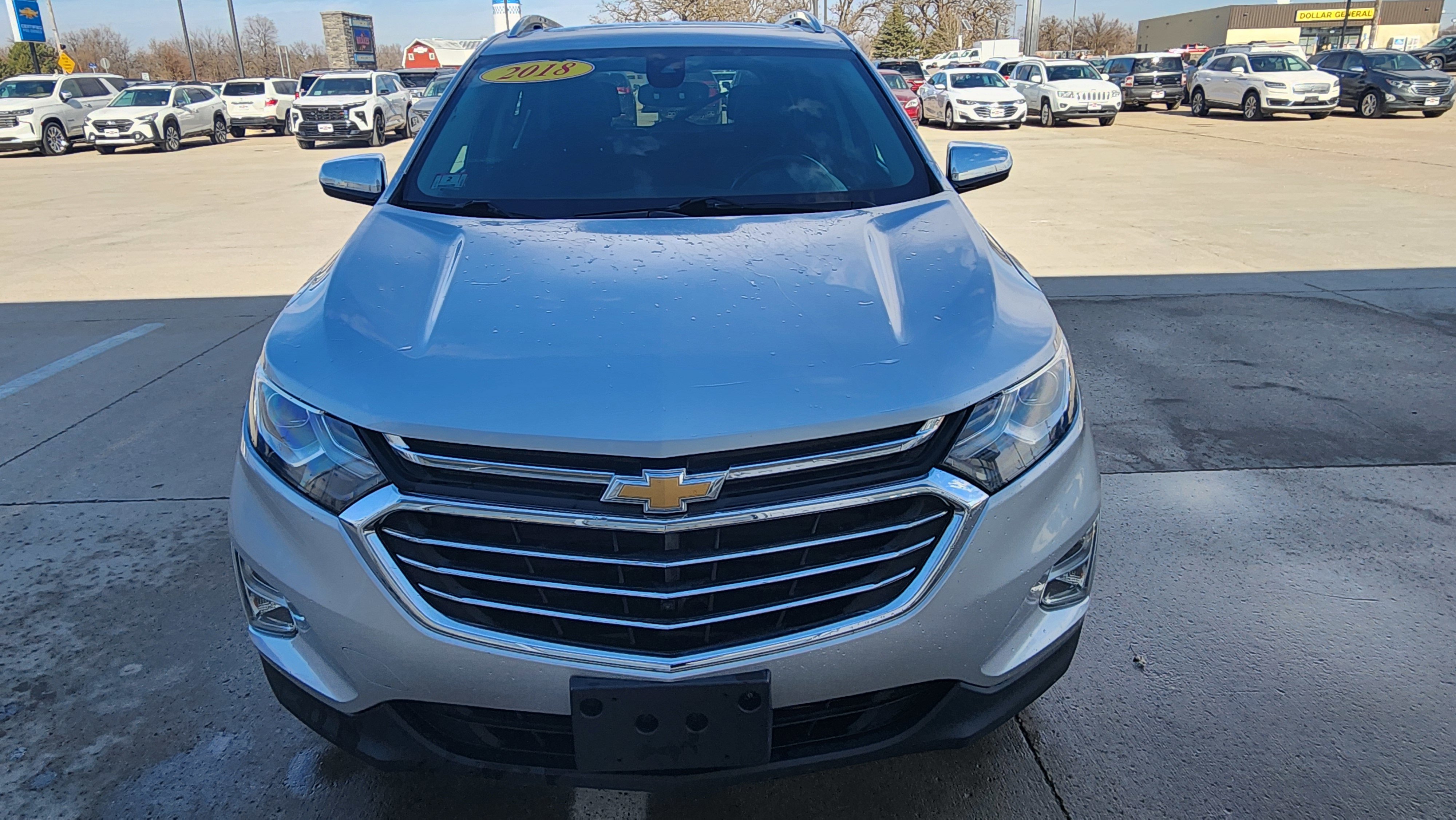 Used 2018 Chevrolet Equinox Premier image 2