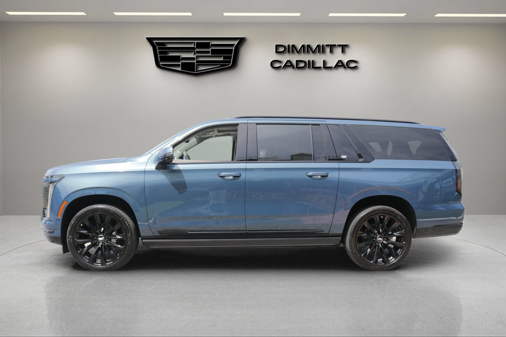 New 2026 Cadillac Escalade ESV Platinum Sport w/ LPO, ONYX Package AWD/4WD image 8