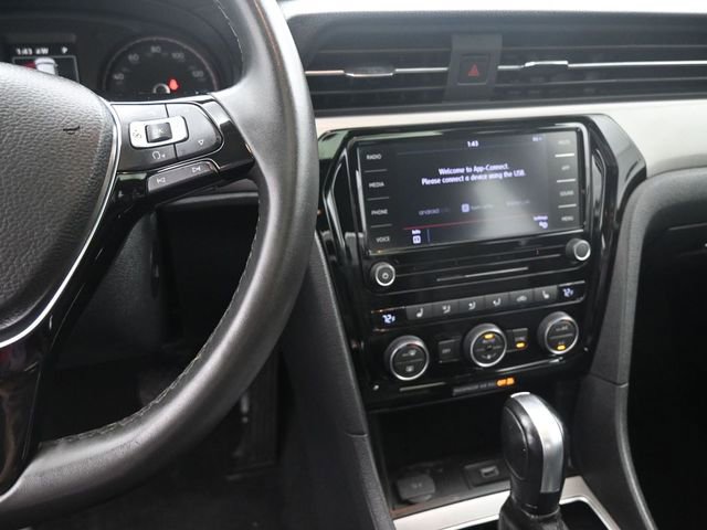 Used 2022 Volkswagen Passat 2.0T SE image 23