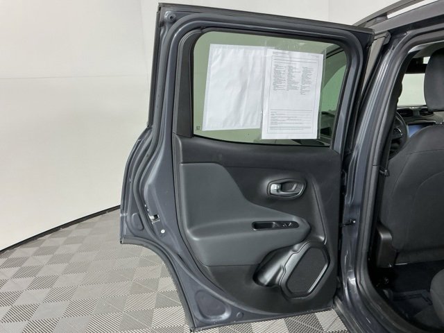 Used 2022 Jeep Renegade Latitude image 25