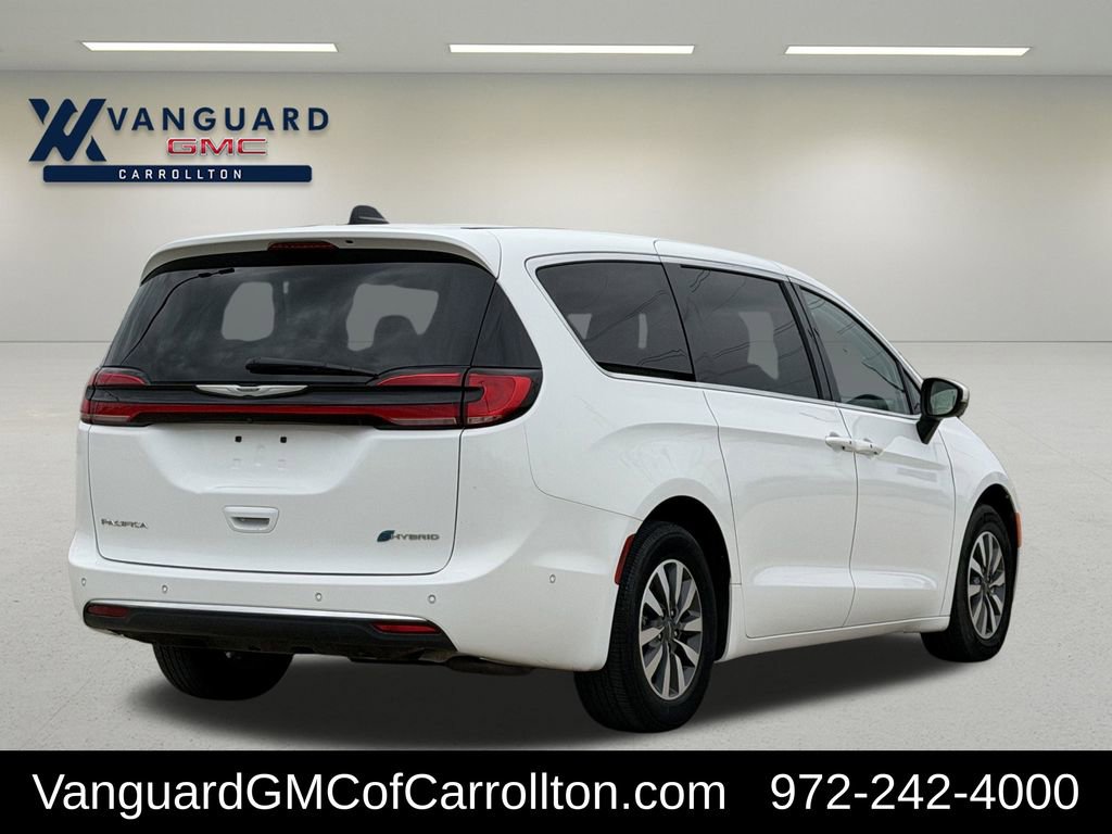 Used 2023 Chrysler Pacifica Touring-L FWD image 10
