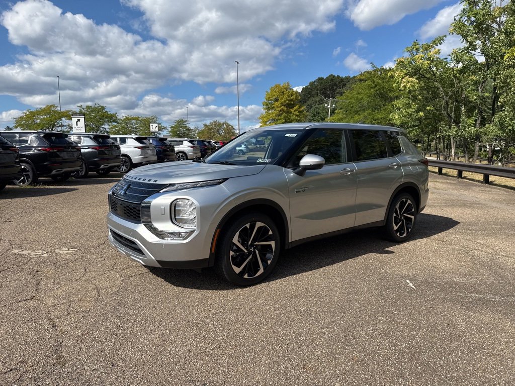 New 2025 Mitsubishi Outlander SE image 14