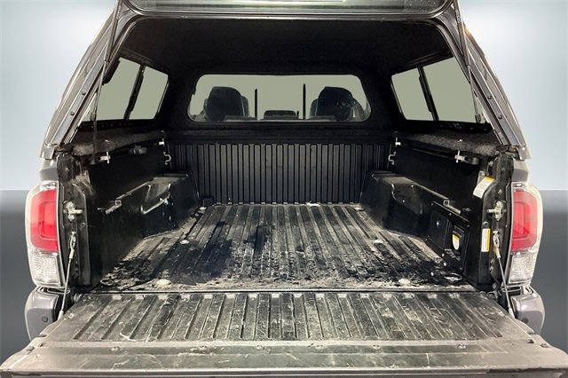 Used 2021 Toyota Tacoma Limited image 9