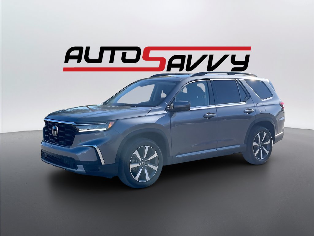 Used 2025 Honda Pilot Touring image 3