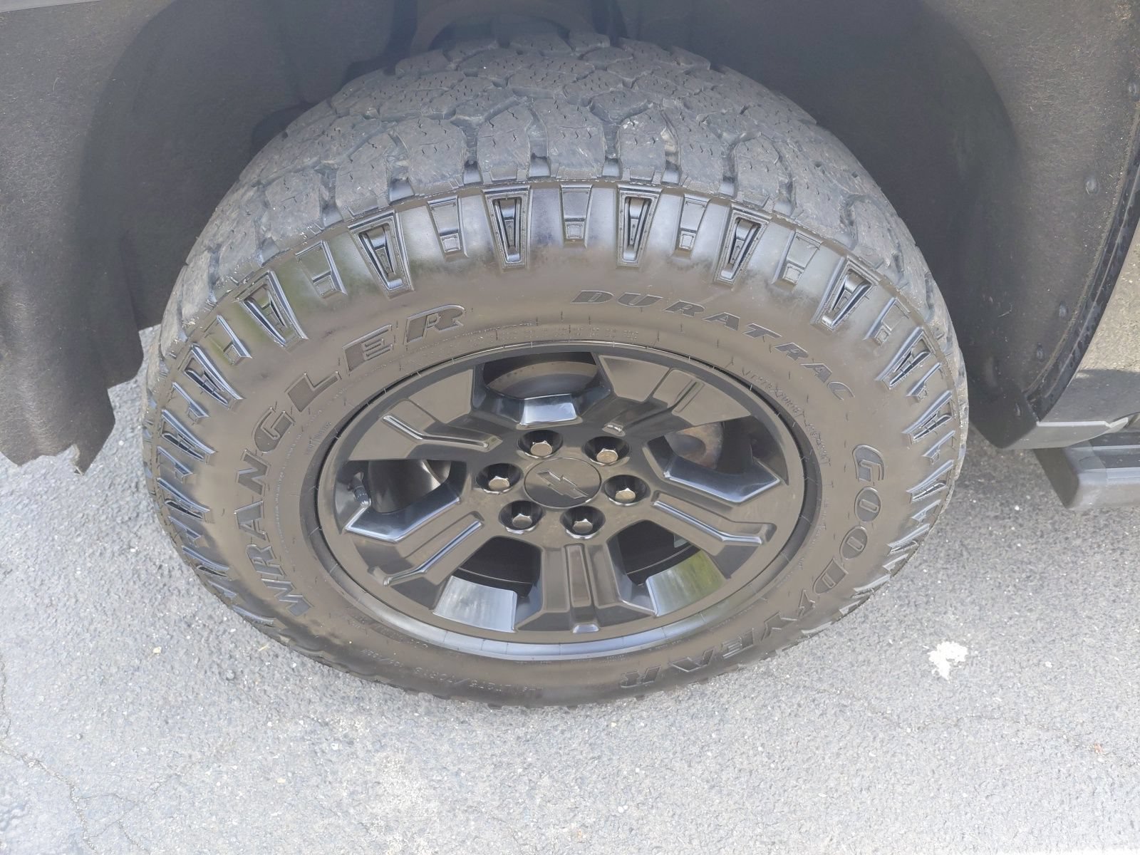 Used 2017 Chevrolet Silverado 1500 LTZ Z71 w/ LTZ Plus Package AWD/4WD image 19