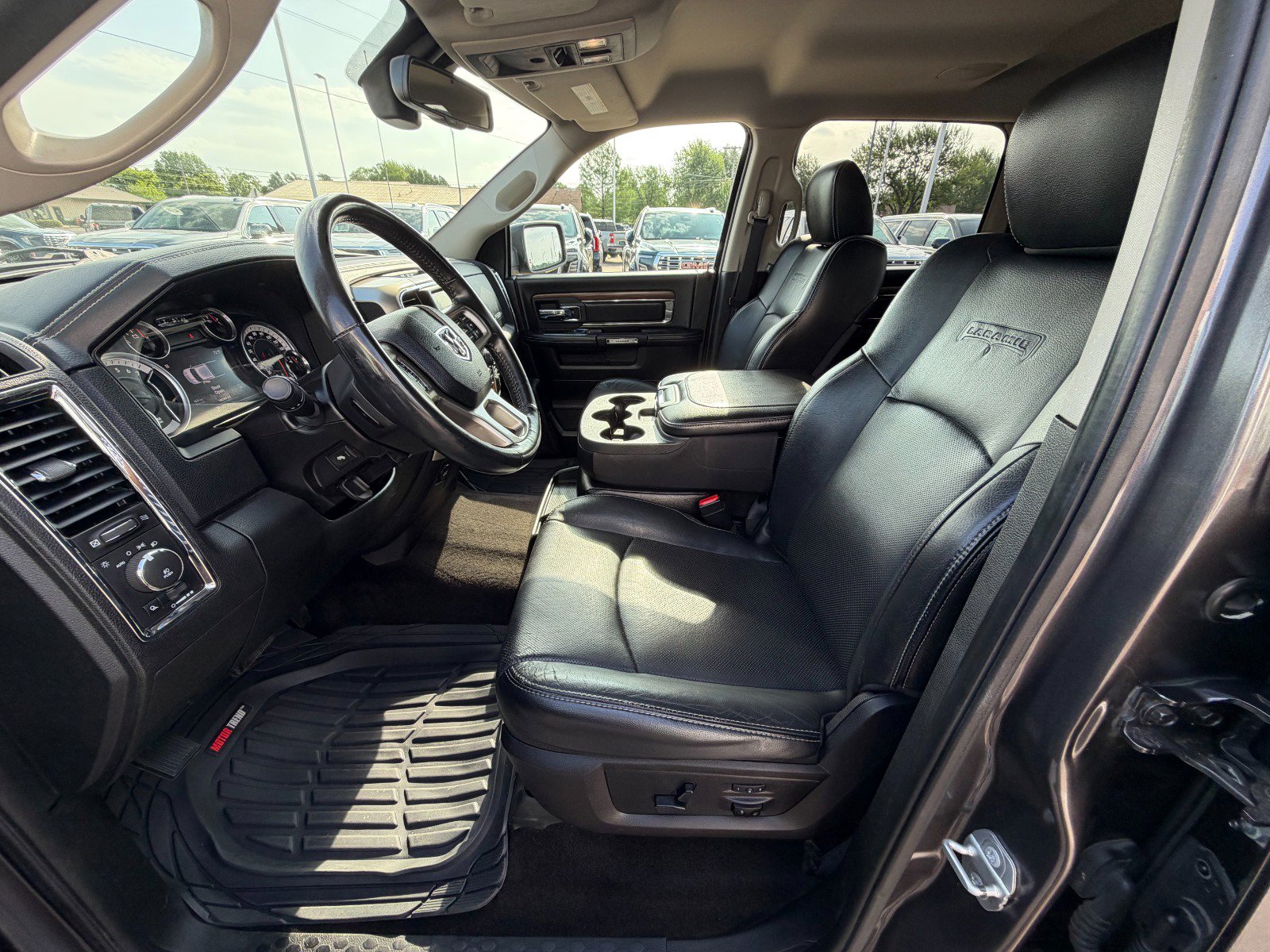 Used 2016 RAM 1500 Laramie w/ Convenience Group image 7