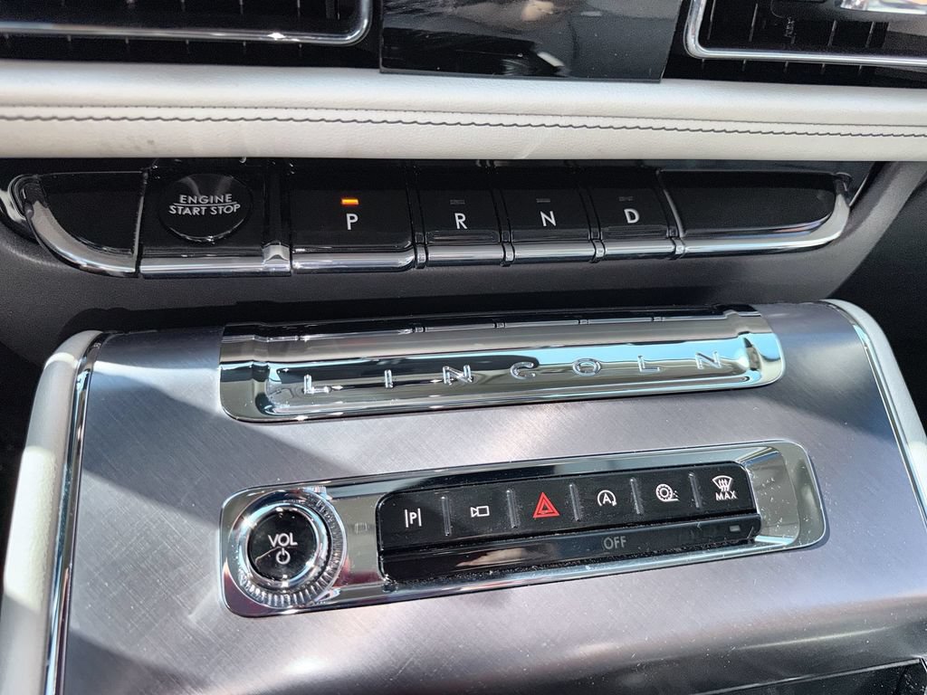 Certified 2026 Lincoln Aviator 2WD image 23