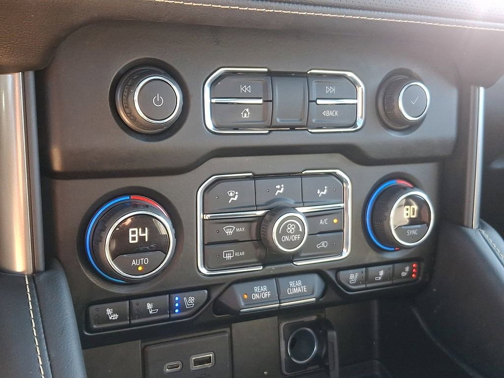 Used 2021 Chevrolet Tahoe Premier w/ Premium Package image 19