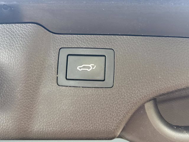 Used 2018 Hyundai Santa Fe Sport w/ Cargo Package FWD image 10