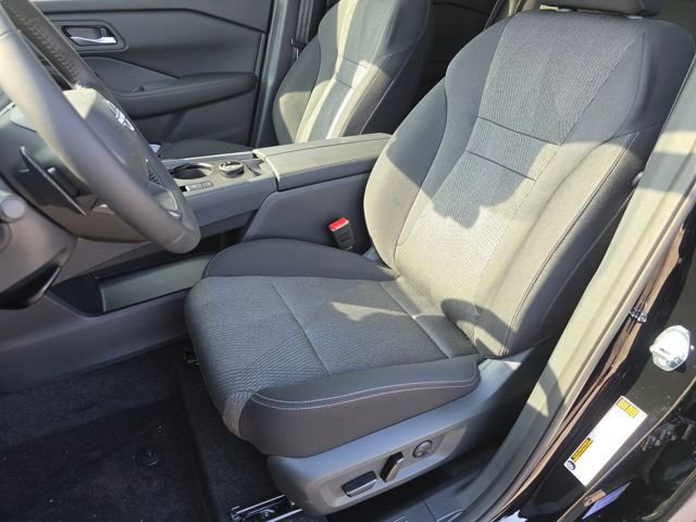 New 2026 Nissan Rogue SV w/ Cold Weather Package AWD/4WD image 28